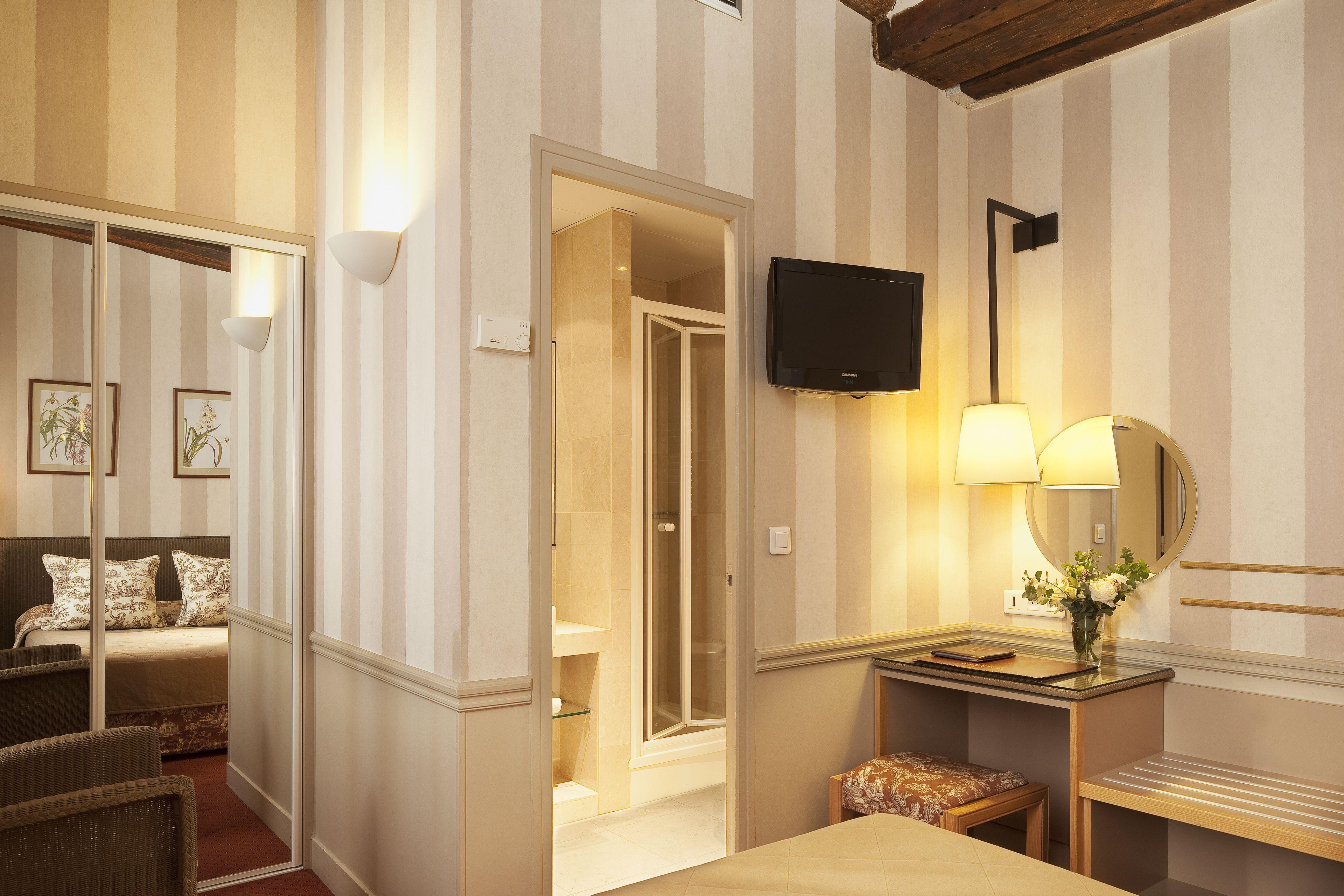 Des Deux-iles - Notre-dame 3*